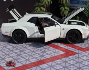 Dodge Hellcat Challenger in White