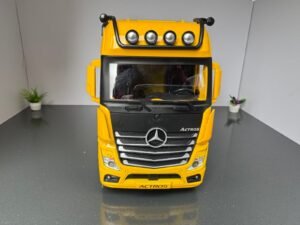 Alternative view of Mercedes Benz Actros Truck 1:24 Scale Diecast Collectible Model