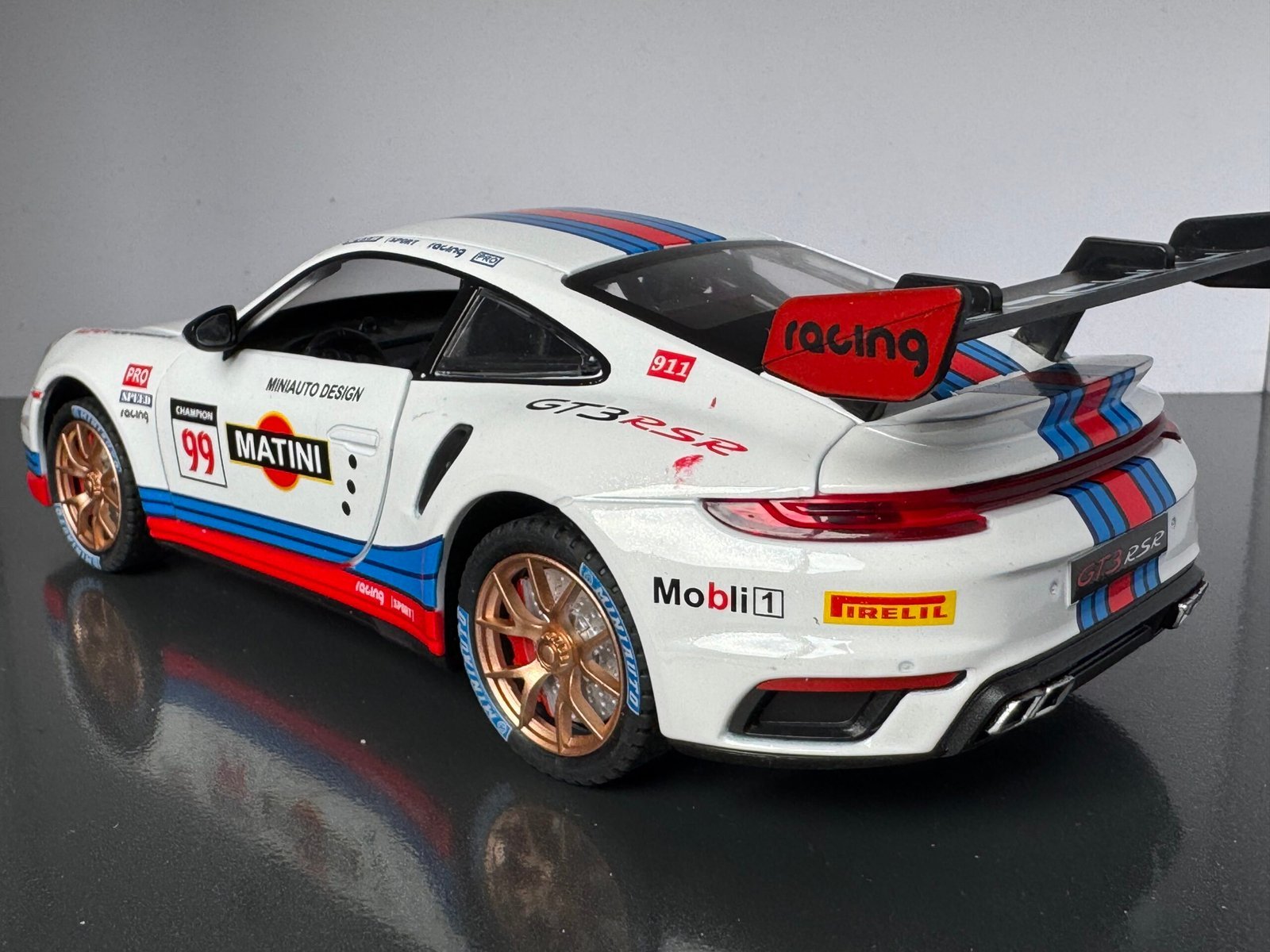 Porsche 911 GT3 1:24 Scale - Image 4