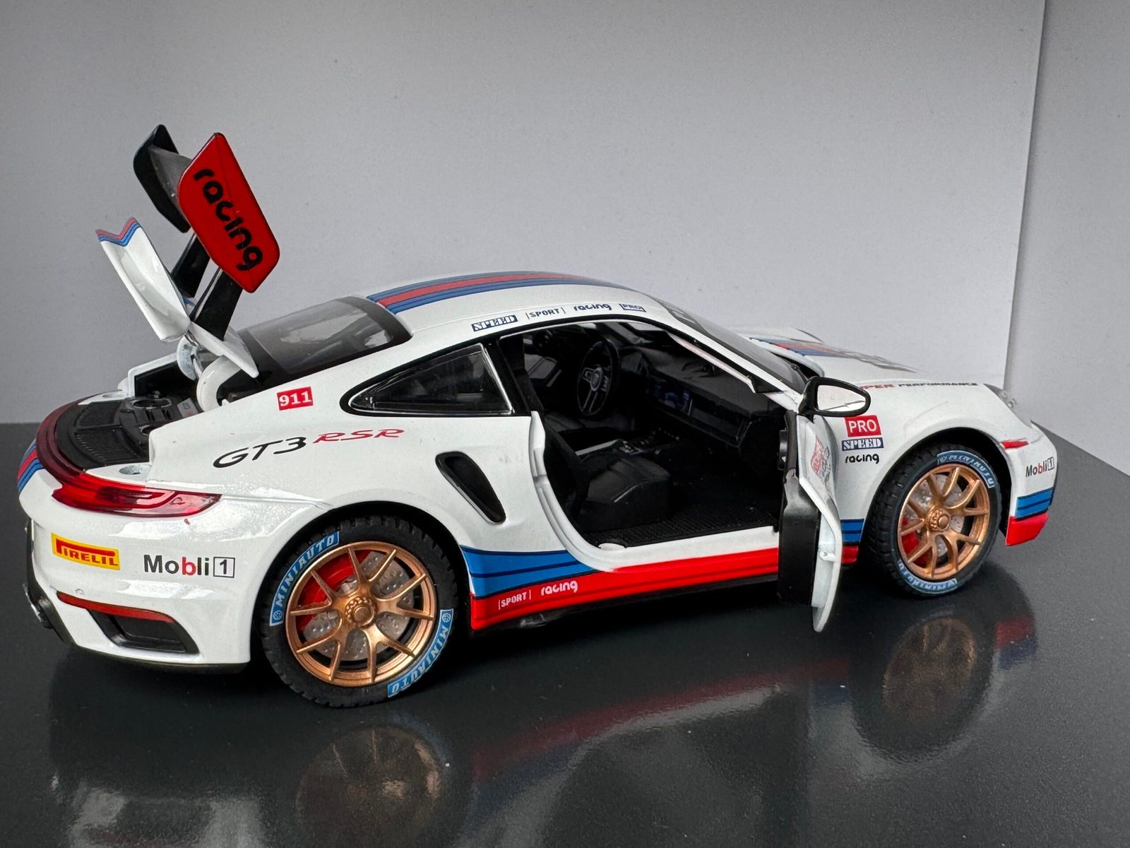 Porsche 911 GT3 1:24 Scale - Image 6
