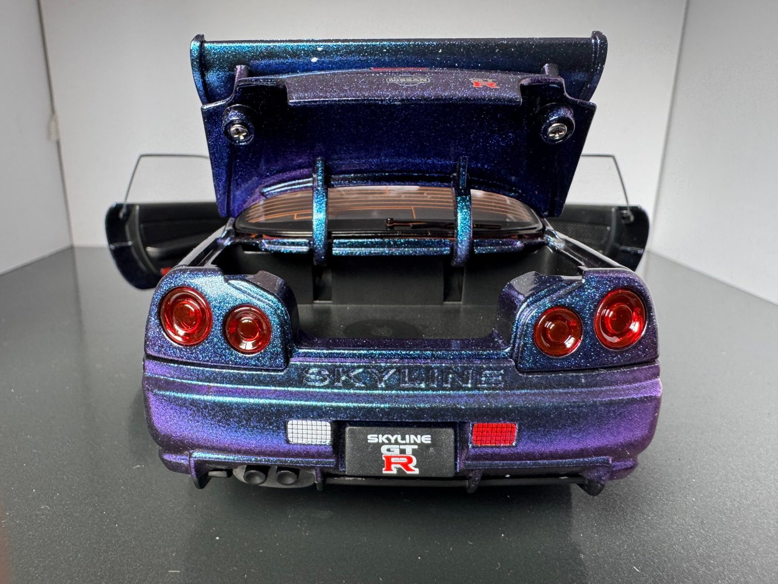 Nissan GT Skyline 1:24 Scale Diecast Collectible Model - Image 7