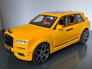 Alternative view of Rolls Royce Cullinan 1:20 Scale Diecast Collectible Model