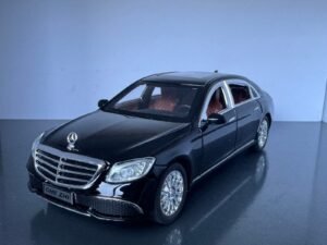 Alternative view of Mercedes Benz S Class 1:24 Scale Deicast Collectible Model