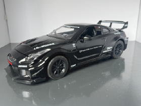 Nissan GT Skyline 1:24 Scale Diecast Collectible Model