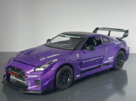 Nissan GT Skyline 1:24 Scale Diecast Collectible Model