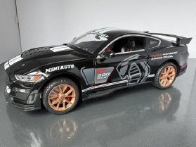 Shelby GT500  1:24 Scale Diecast Collectible Model